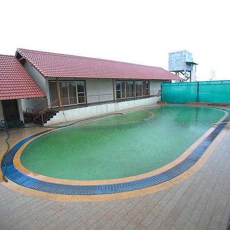 Break The Routine Hotel Murbad ภายนอก รูปภาพ